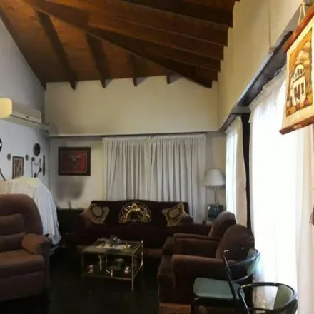 Buy this 3 bed house on Avenida Espora 922 in Adrogué, Argentina