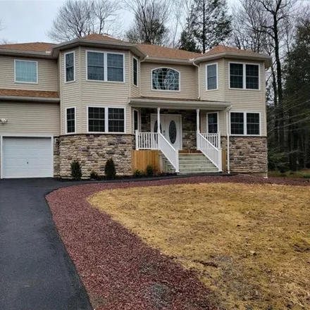 Buy this studio house on 2156 Pine Valley Drive in Coolbaugh Township, PA 18466