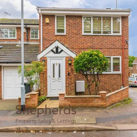 Rent this 3 bed house on Tovey Close in Lower Nazeing, EN9 2LY
