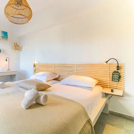 Rent this 2 bed apartment on Centre d'incendie et de secours de Bormes-Le Lavandou in Chemin Velo de Barque, 83230 Bormes-les-Mimosas