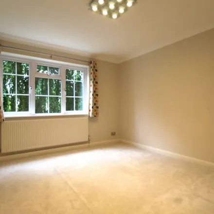 Rent this 3 bed apartment on 4 Brooklyn Close in Old Woking, GU22 7TH