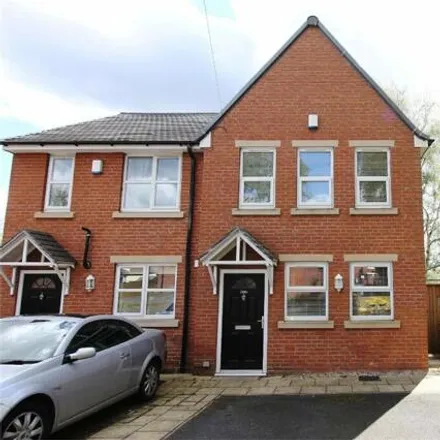 Rent this 2 bed duplex on High St / Church St in High Street, Quarry Bank