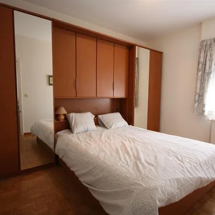 Rent this 1 bed apartment on Avenue J.G. Van Goolen - J.G. Van Goolenlaan 32 in 1200 Woluwe-Saint-Lambert - Sint-Lambrechts-Woluwe, Belgium