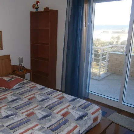 Rent this 2 bed apartment on Óptica de Esmoriz in Rua dos Bombeiros Voluntários, 3885-551 Esmoriz