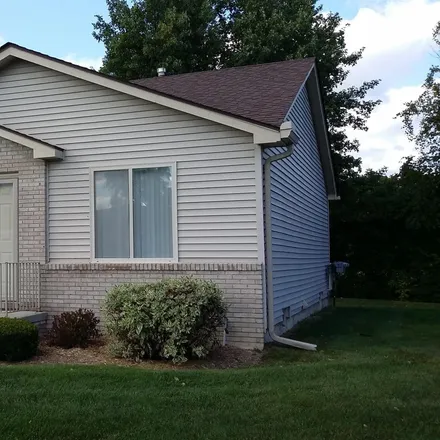 Buy this 2 bed condo on 22147 Glenwood Street in Clinton Township, MI 48035