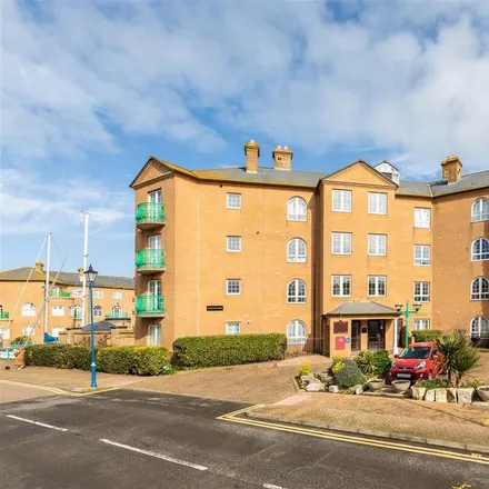 Rent this 2 bed apartment on Wellington Court in The Strand, Roedean