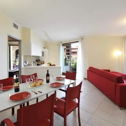 Image 8 - Menaggio, Via Quattro Novembre, 22017 Loveno CO, Italy - Apartment for rent