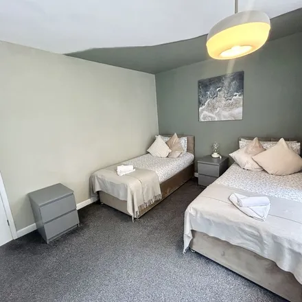 Rent this 5 bed apartment on Crabtree Close in Sheffield, S5 7AQ