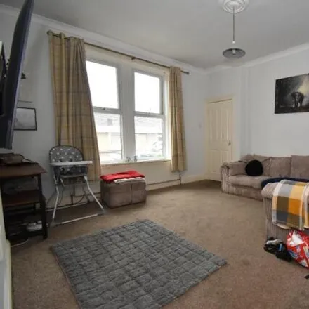 Image 2 - Blackmoorfoot Road, Milnsbridge, HD4 5AP, United Kingdom - House for rent