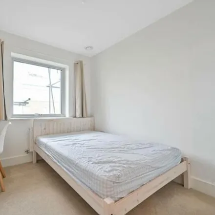 Image 7 - Austen House, Station View, Guildford, GU1 4AX, United Kingdom - Apartment for sale