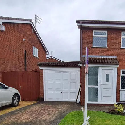 Rent this 3 bed duplex on Livingstone Close in Old Hall, Warrington