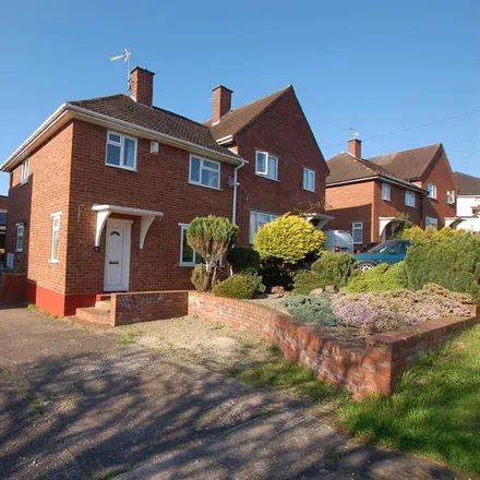 Rent this 3 bed duplex on Dorset Road in Amblecote, DY8 4SX