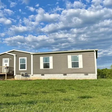 Buy this studio apartment on 135 Lee Road in Monroe County, TN 37385