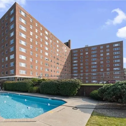 Image 3 - 11877 Edgewater Drive, Lakewood, OH 44107, USA - Condo for sale