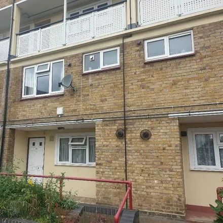 Rent this 3 bed apartment on Park Place in Gravesend, DA12 2BZ