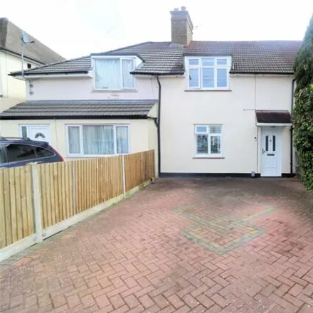 Buy this 3 bed townhouse on Heath Way in London, DA8 3NY