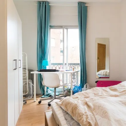 Rent this 6 bed room on Paseo de Santa María de la Cabeza in 51, 28045 Madrid