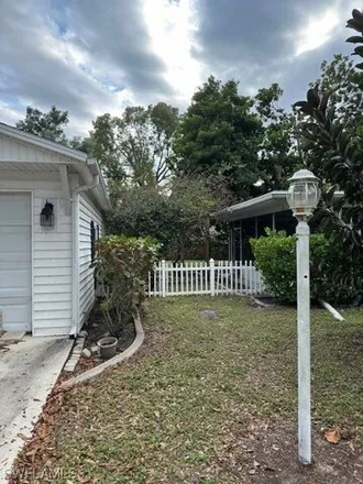 Image 6 - 1418 Del Rio Drive, Fort Myers, FL 33901, USA - House for sale