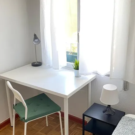 Rent this 4 bed room on Calle de Dolores Folgueras in 4, 28038 Madrid