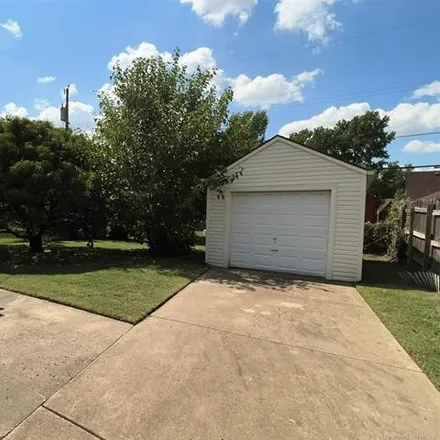 Image 3 - 1540 South College Avenue, Tulsa, OK 74104, USA - House for sale