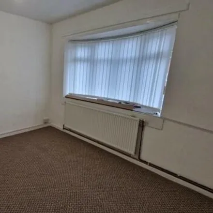 Image 4 - Day Avenue, Wednesfield, WV11 3BZ, United Kingdom - House for rent