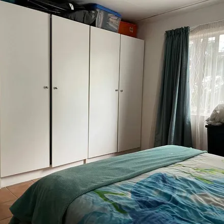 Rent this 1 bed apartment on 4th Street in Albertskroon, Johannesburg