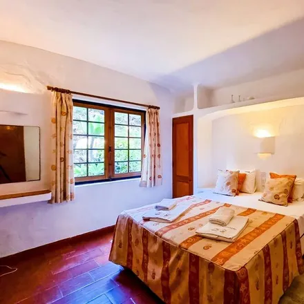 Rent this 2 bed house on 8200-594 Distrito de Évora