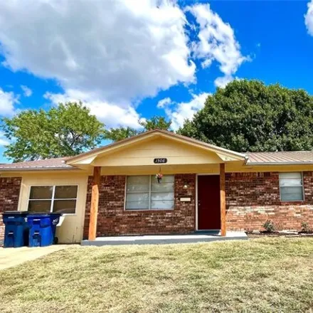 Buy this 3 bed house on 1532 Radclif Street in Seminole, OK 74868