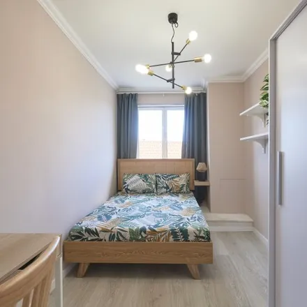 Rent this 11 bed room on Embassy of the United Kingdom in Rua de São Bernardo 33, 1249-082 Lisbon