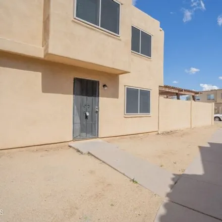 Rent this 3 bed townhouse on 4146 South 46th Place in Phoenix, AZ 85040