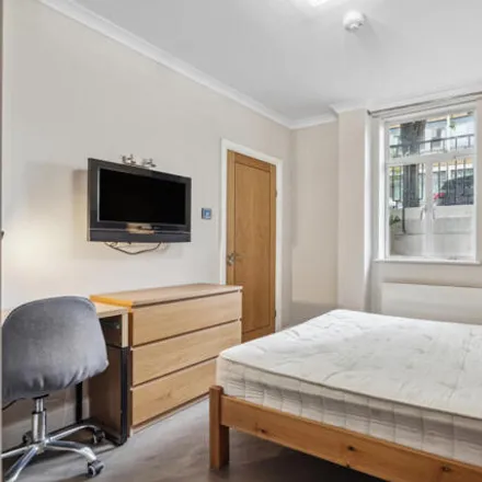 Image 4 - Brymon Court, 31-32 Montagu Square, London, W1H 2LA, United Kingdom - Apartment for rent