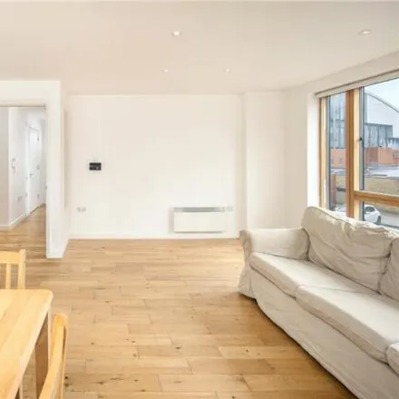 Image 6 - York Way, Camden, London, N7 - Apartment for sale