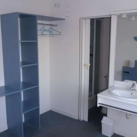 Rent this 1studio apartment on 35 Rue Velpeau in 37110 Château-Renault, France