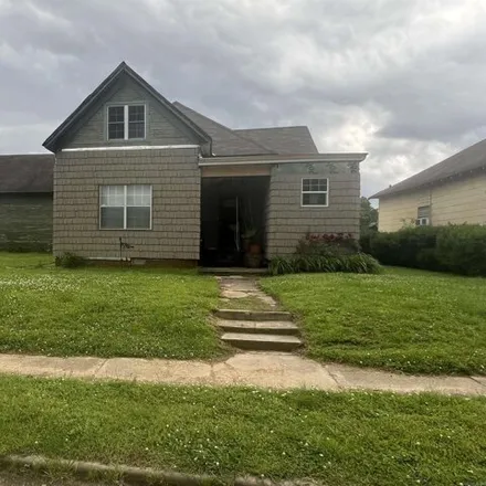 Buy this 3 bed house on 1104 East 2nd Avenue in Pine Bluff, AR 71601