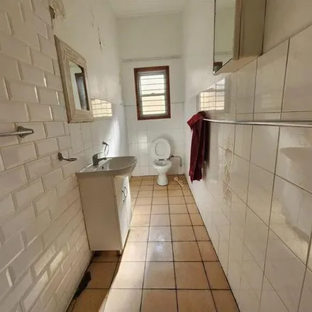 Image 3 - Signal Street, Quigney, East London, 5201, South Africa - Apartment for rent