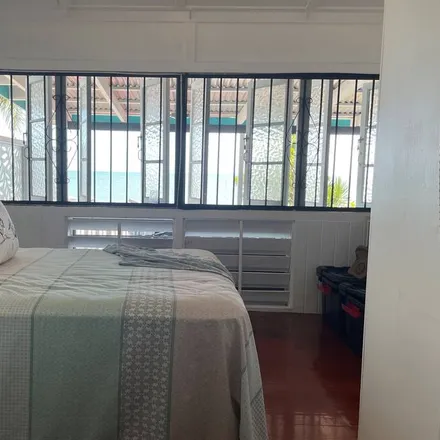 Rent this 2 bed house on Machans Beach QLD 4878