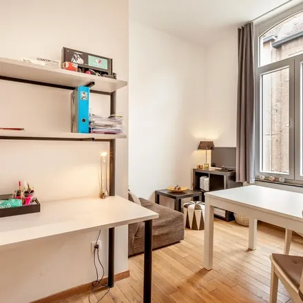 Rent this 1 bed apartment on Diestsestraat 137 in 3000 Leuven, Belgium
