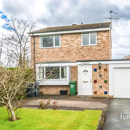 Rent this 3 bed house on Linden Close in Royal Wootton Bassett, SN4 7HR