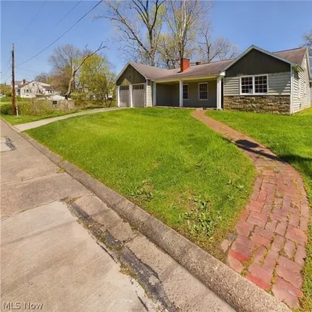 Buy this 3 bed house on 100 Eastlawn Avenue in Parkersburg, WV 26101