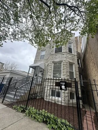 Buy this 9 bed house on 4823 North Magnolia Avenue in Chicago, IL 60640