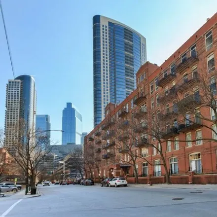 Buy this 1 bed condo on River Bank Lofts in 550 North Kingsbury Street, Chicago