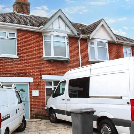 Rent this 3 bed duplex on Southill Road in Bournemouth, Christchurch and Poole