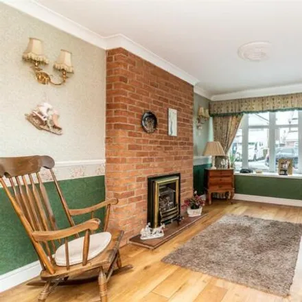 Image 2 - 123 The Downs, Nottingham, NG11 7EB, United Kingdom - House for sale