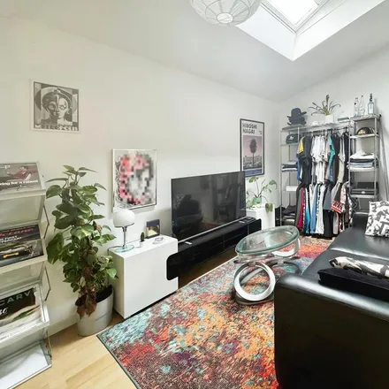 Rent this studio apartment on Macaulay Road in London, SW4 0QP
