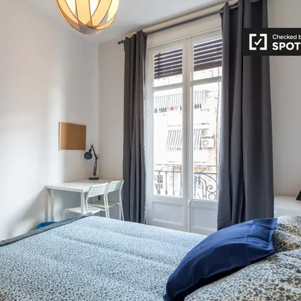Rent this 5 bed room on Carrer de l'Almirall Cadarso in 37, 46005 Valencia