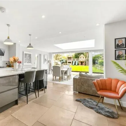 Image 2 - 4 The Gardens, Cheltenham, GL50 4QE, United Kingdom - House for sale