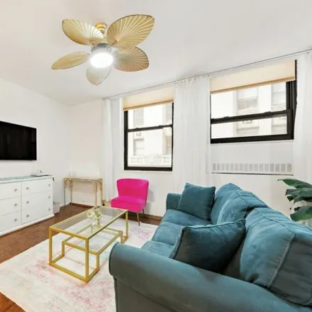 Buy this studio apartment on 7 Hanover Square in New York, NY 10004