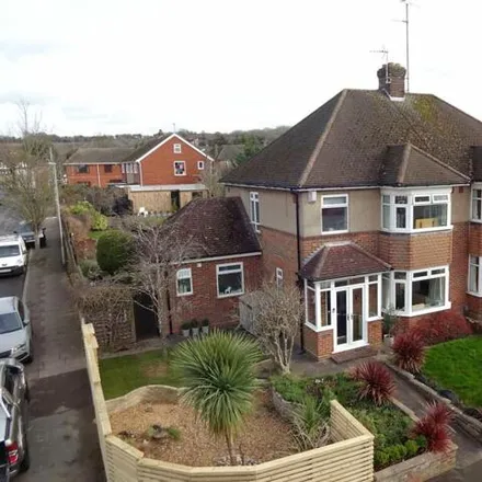 Buy this 3 bed duplex on Westlecote Gardens in Luton, LU2 7DR