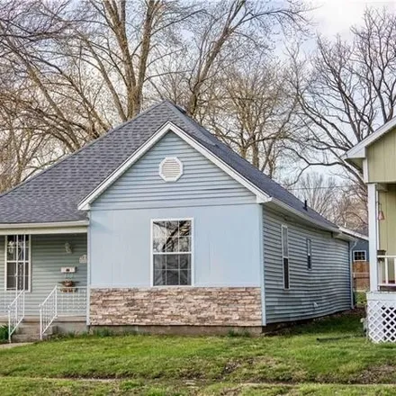 Buy this 3 bed house on 759 East 16th Street in Sedalia, MO 65301
