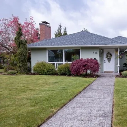 Buy this 3 bed house on 805 J St in Centralia, Washington